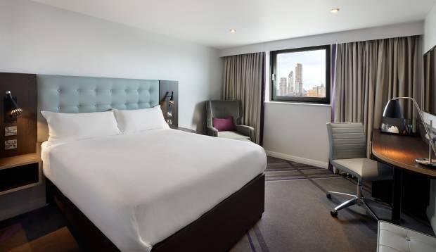 Premier Inn London City Exterior photo